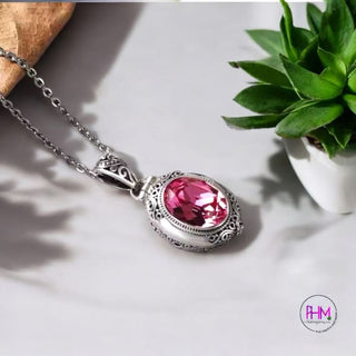 Witch’s Enchanted Mirror Locket Necklace 💚