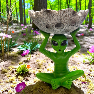 Lunar Abduction Ashtray 👽🌙