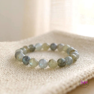 Enchanting Labradorite Crystal 🔮