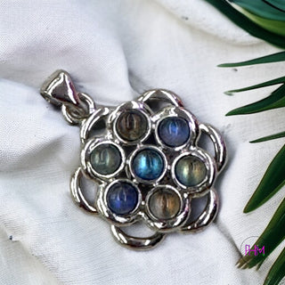 Zen Blossom Spinner Pendant 🌼✨
