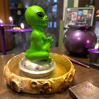 Take Me to Your Leader Alien Backflow Incense Burner 👽🚀🌙