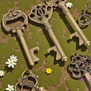 Witches Vintage Majickal Key 🗝️✨