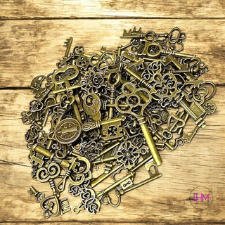 Witches Vintage Majickal Key 🗝️✨