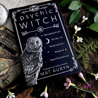 Psychic Witch: A Metaphysical Guide to Meditation, Magick & Manifestation 🔮