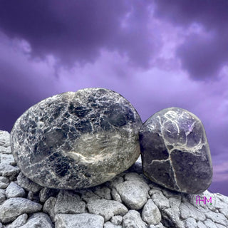 Iolite Tumbled Stone 🔮