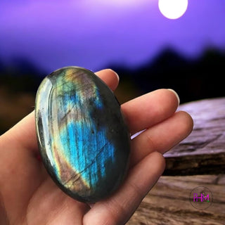 Enchanting Labradorite Crystal 🔮