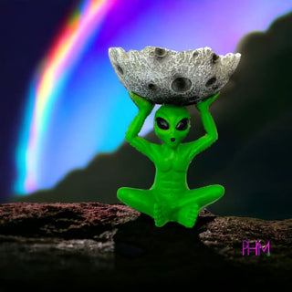 Alien Holding Moon Ashtray
