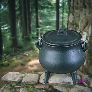 Enchantments Mini Cast Iron Cauldron with Lid ✨🔮 - Cauldon