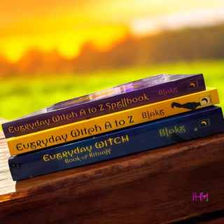 Everyday Witch A to Z 🌙 - Book