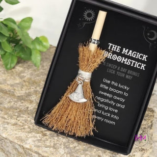 Mini Magick Broomstick 🌙 - Witches Hat - Gifts