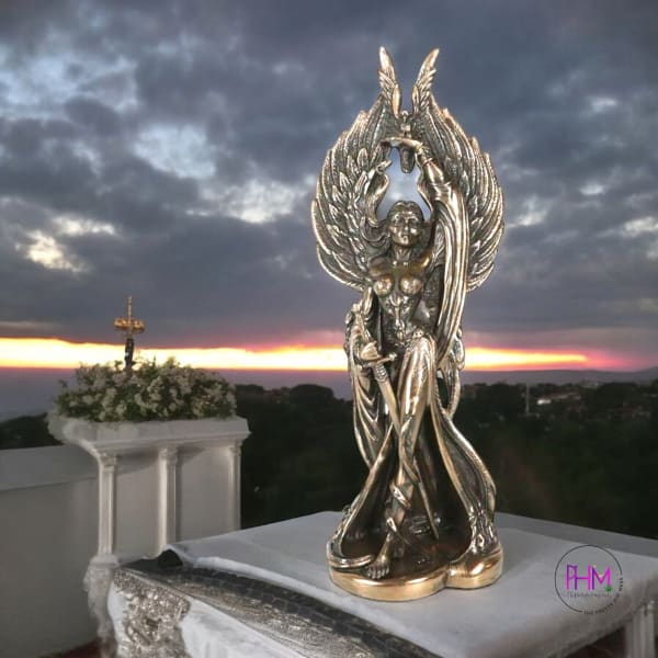 Morrigan War Goddess Statue ✨