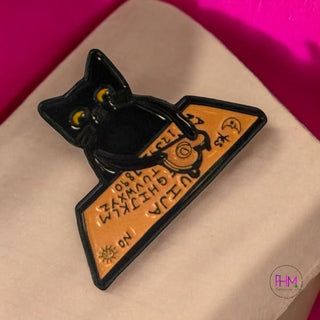 Ouija Cat | Enamel Pin 🎱