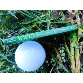 Wicca Herbal Magic 5: A Beginner’s Guide to Spellcraft